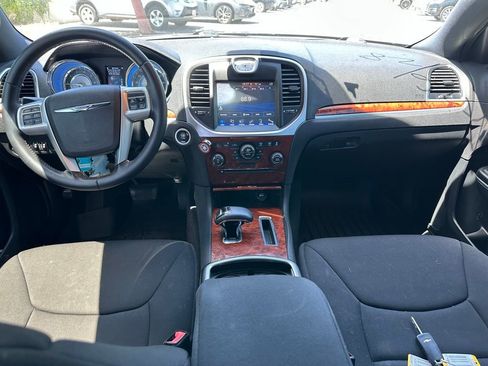 Used 2012 Chrysler 300 RWD image 8
