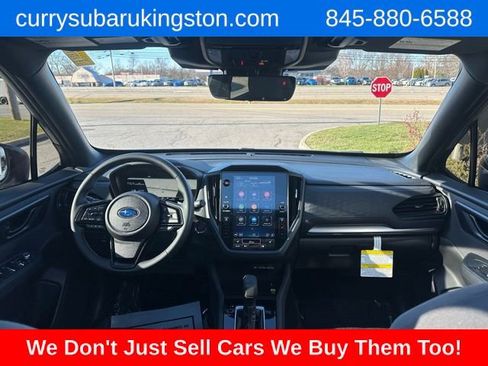 Used 2025 Subaru Forester Premium image 31