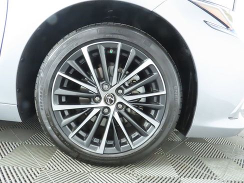 Used 2022 Lexus ES 300h w/ Premium Package image 33