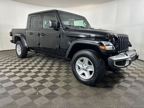 Used 2022 Jeep Gladiator Sport image 2