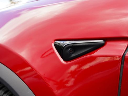 Used 2024 Tesla Model X Plaid image 4