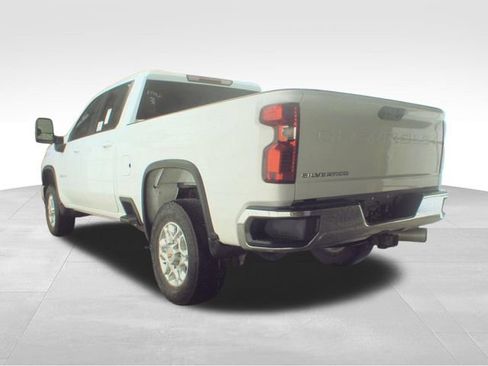 Used 2024 Chevrolet Silverado 2500 LT w/ Convenience Package image 17