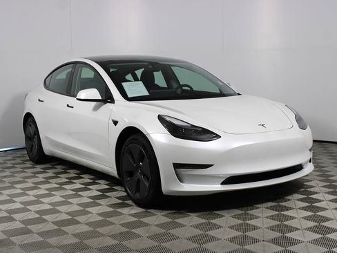 Used 2022 Tesla Model 3 Long Range AWD/4WD image 29