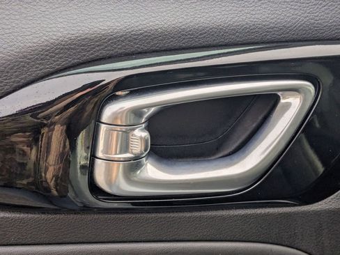 Used 2024 Jeep Compass Trailhawk image 13