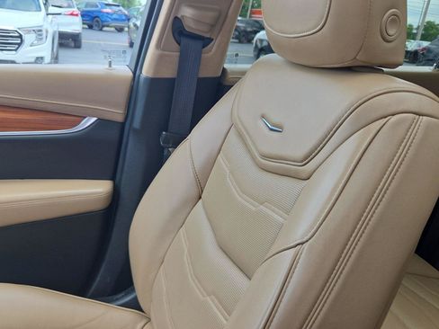 Used 2019 Cadillac XT5 Platinum AWD/4WD image 24