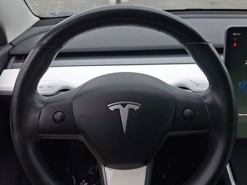 Used 2019 Tesla Model 3 Standard Range image 22