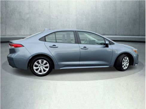 Used 2025 Toyota Corolla LE image 15