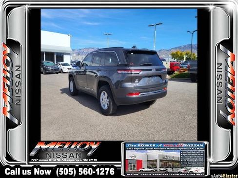 Used 2025 Jeep Grand Cherokee Laredo image 3