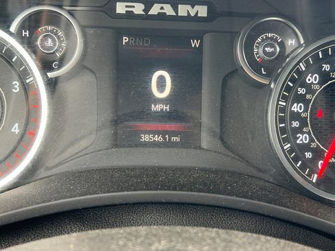 Used 2024 RAM 3500 Big Horn image 39