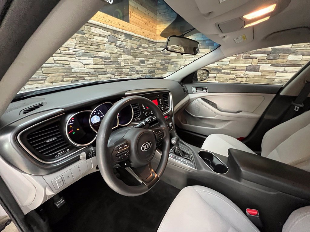 Used 2015 Kia Optima LX FWD image 25