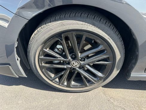 Used 2025 Toyota Camry SE image 6