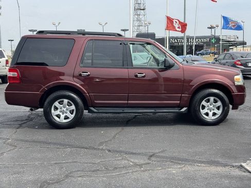 Used 2010 Ford Expedition XLT RWD image 4