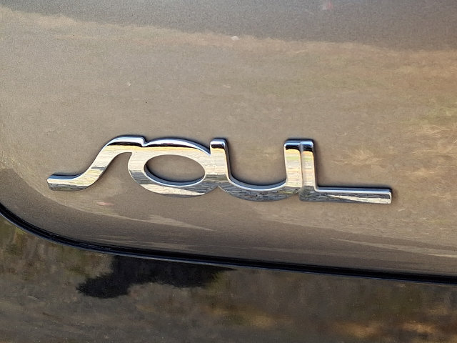 Used 2018 Kia Soul FWD image 28
