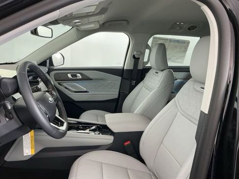New 2026 Ford Explorer Platinum w/ LUX Leather Package AWD/4WD image 17
