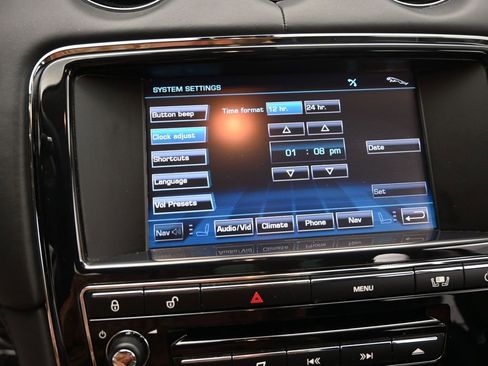 Used 2011 Jaguar XJ L image 25