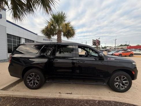 Used 2022 Chevrolet Suburban Z71 AWD/4WD image 25
