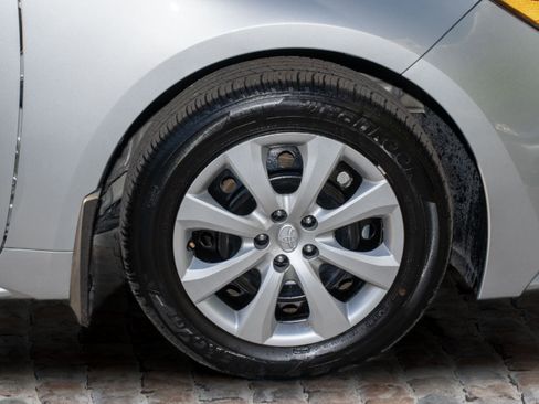 Used 2025 Toyota Corolla LE image 39