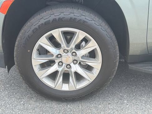 Used 2024 Chevrolet Tahoe Premier RWD image 11