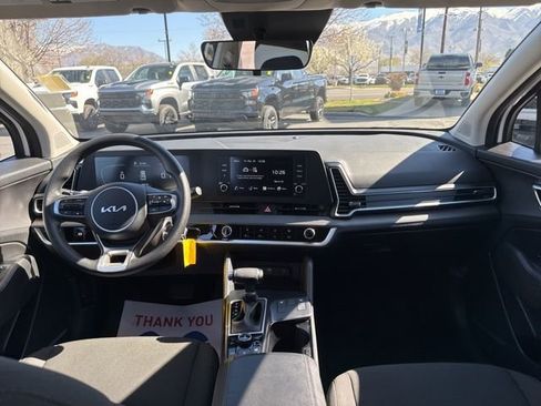 Used 2025 Kia Sportage LX AWD/4WD image 12