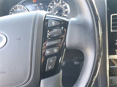 Used 2024 INFINITI QX80 Sensory image 18