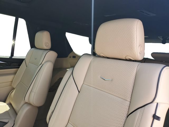 Used 2021 Cadillac Escalade Premium Luxury AWD/4WD image 24