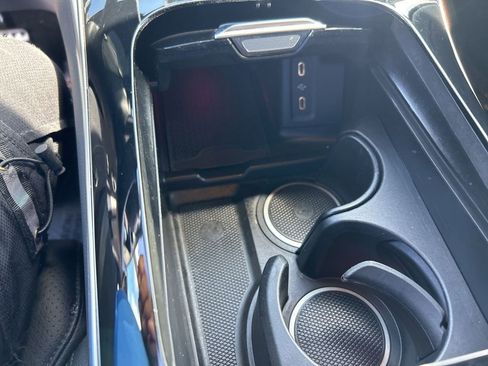 Used 2025 Mercedes-Benz GLC 300 4MATIC image 37