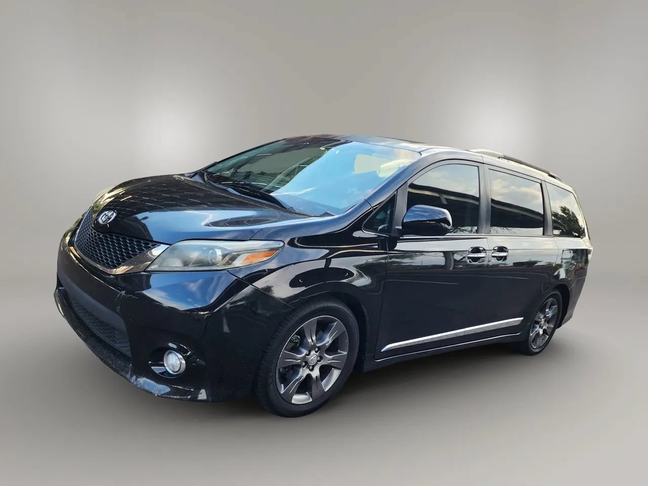 Used 2016 Toyota Sienna SE Premium FWD image 9