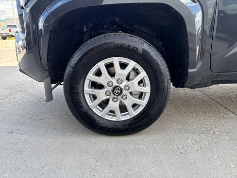 Certified 2025 Toyota Tacoma SR5 AWD/4WD image 26
