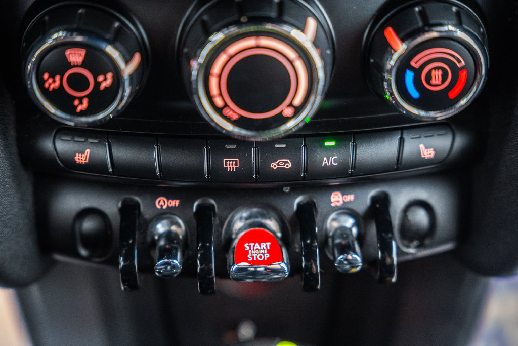 Used 2019 MINI Cooper Convertible FWD image 31