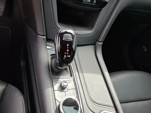 Used 2024 Cadillac XT6 Premium Luxury w/ Technology Package image 16