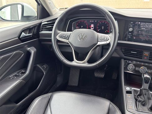 Used 2022 Volkswagen Jetta SEL image 25