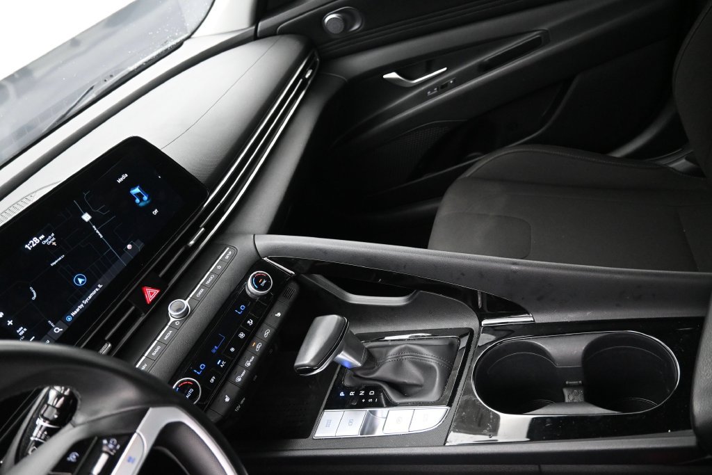 Used 2023 Hyundai Elantra SEL w/ Convenience Package FWD image 19