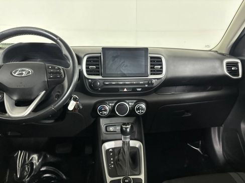 Used 2023 Hyundai Venue SEL FWD image 21