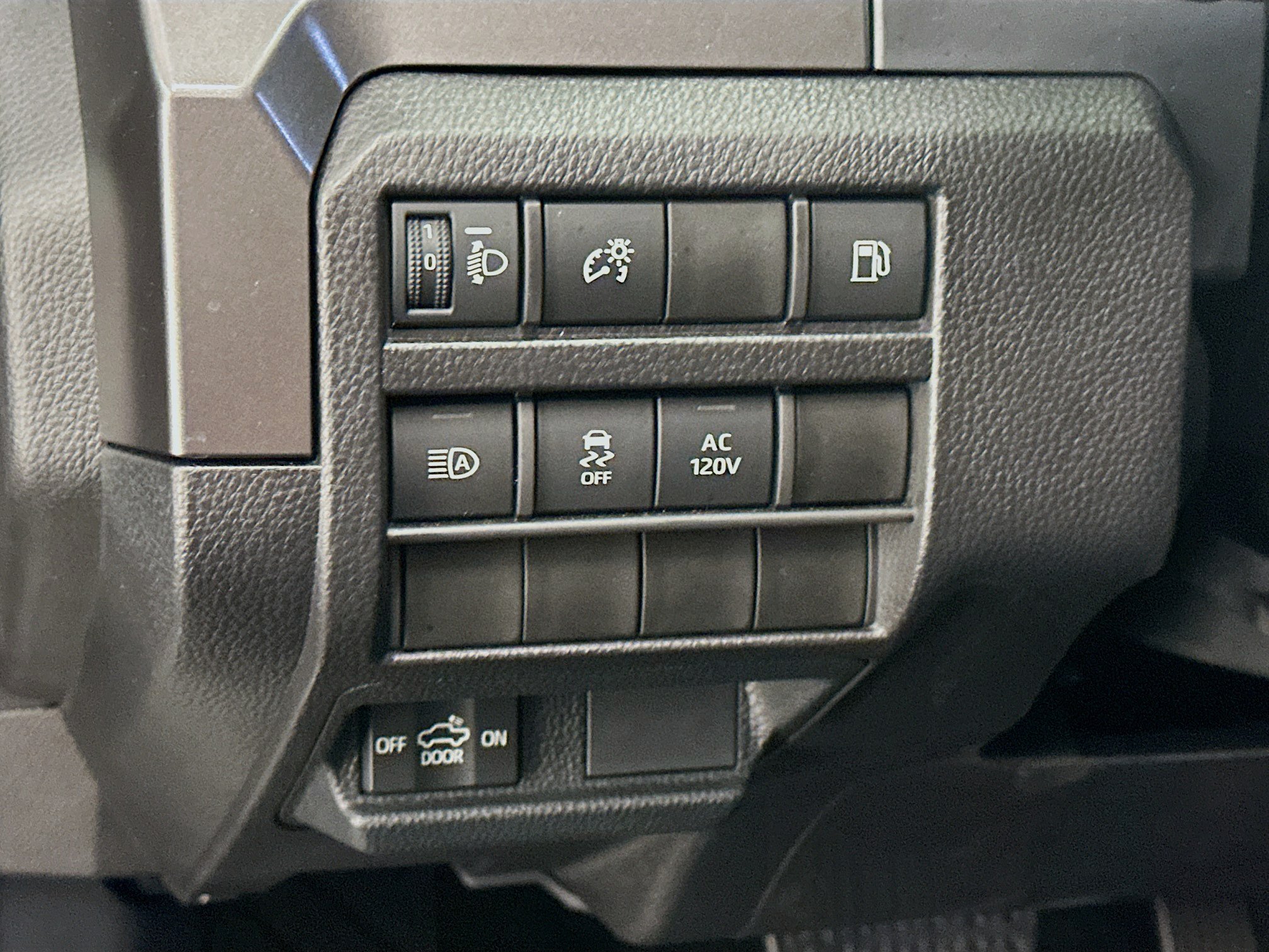 Used 2025 Toyota Tacoma TRD Off-Road AWD/4WD image 17