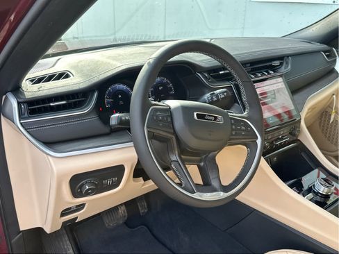 New 2025 Jeep Grand Cherokee L Limited w/ Trailer Tow Package image 24