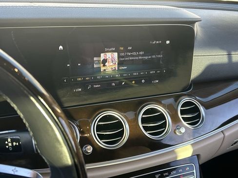 Used 2022 Mercedes-Benz E 350 Sedan image 22