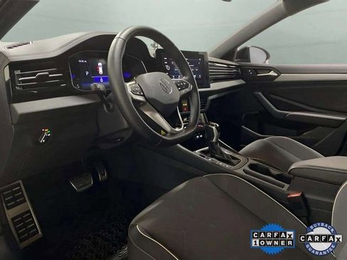 Used 2025 Volkswagen Jetta Sport image 16