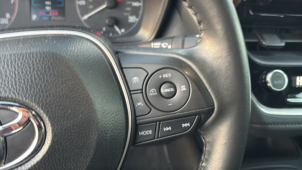 Used 2025 Toyota Corolla SE FWD image 18