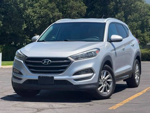 Used 2016 Hyundai Tucson SE w/ Option Group 12 AWD/4WD image 1