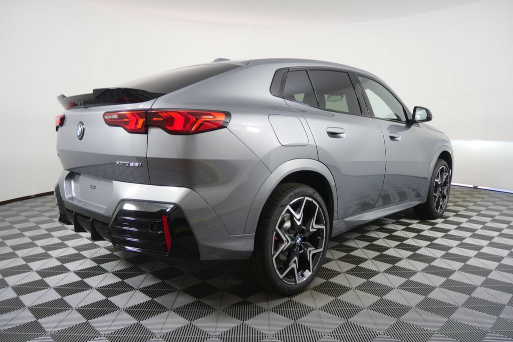 Used 2026 BMW X2 xDrive28i w/ Technology Package AWD/4WD image 5