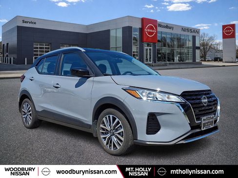 Certified 2024 Nissan Kicks SV FWD image 1