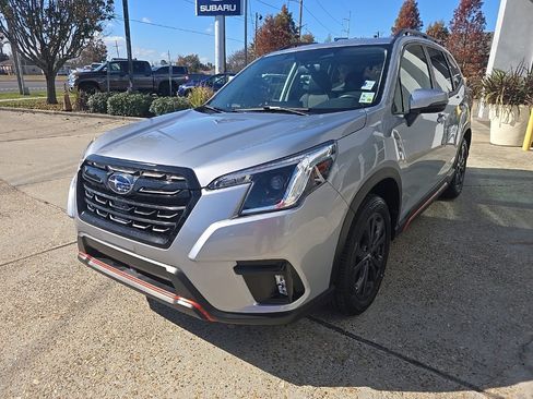 Used 2023 Subaru Forester Sport image 2