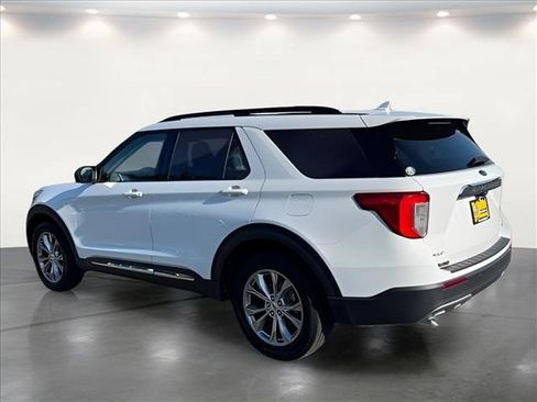 Used 2020 Ford Explorer XLT w/ Equipment Group 202A AWD/4WD image 4