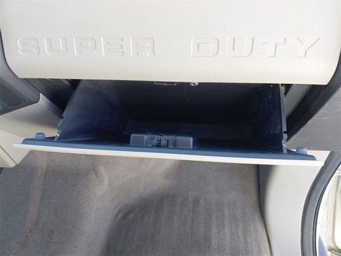 Used 2010 Ford F250 XLT image 8