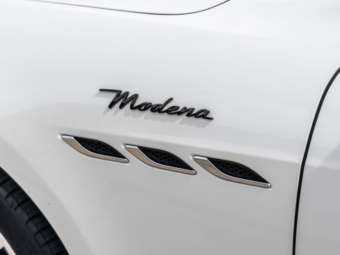 Used 2022 Maserati Ghibli Modena RWD image 15
