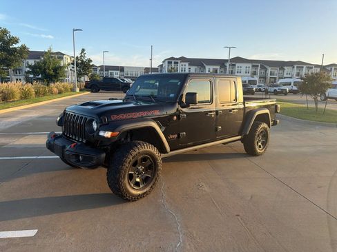 Used 2023 Jeep Gladiator Mojave w/ Cold Weather Group AWD/4WD image 3