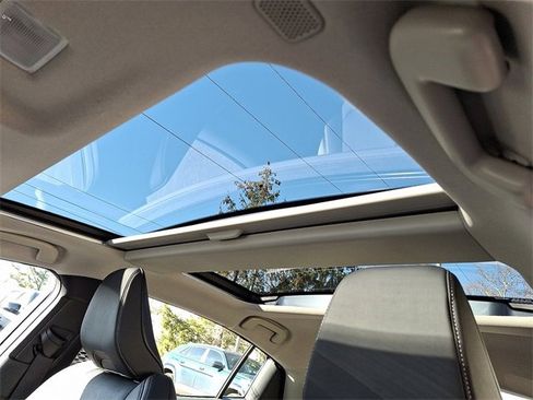 Certified 2023 Toyota Prius Limited image 15