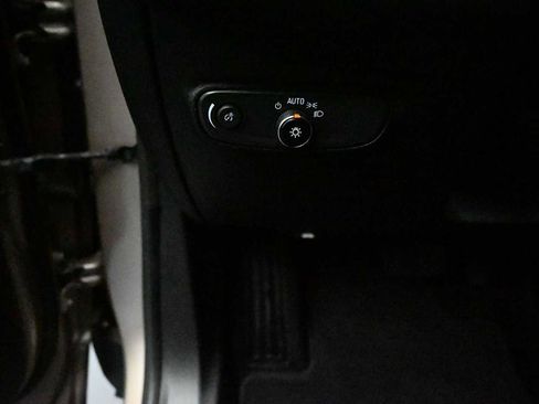 Used 2018 Chevrolet Equinox LT AWD/4WD image 11