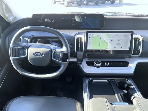 Used 2025 Ford Expedition Max Active image 12