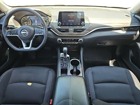 Certified 2023 Nissan Altima 2.5 SV FWD image 9